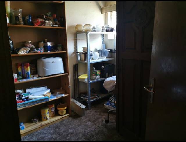 5 BEDROOM HOUSE SOLD IN MOUNTAIN VIEW
